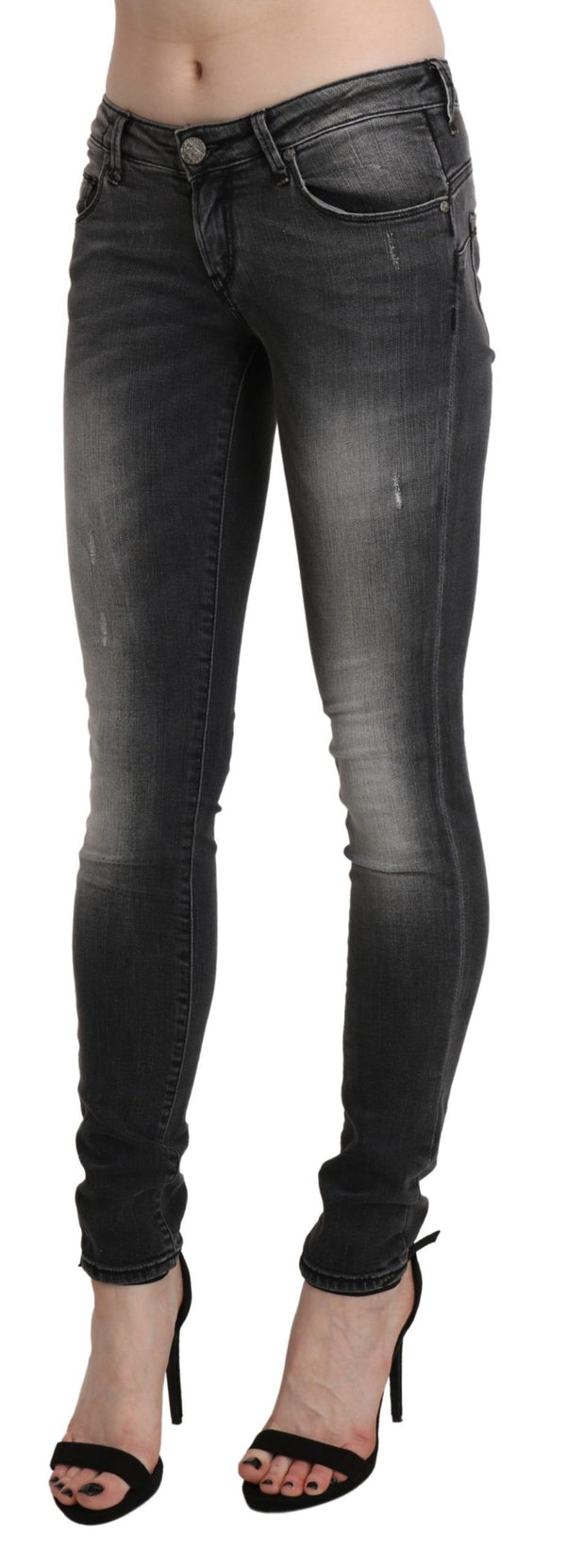 Sleek Low Waist Skinny Denim in Black Wash Acht