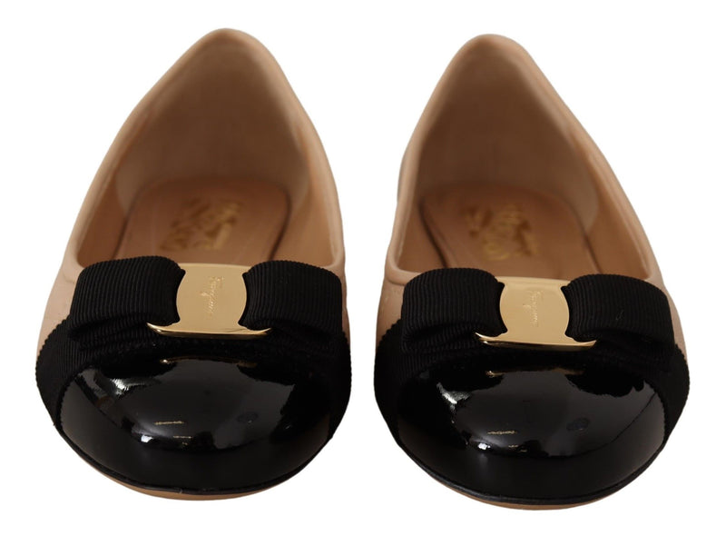 Elegant Quilted Leather Flats - Chic Dual-Tone Design Salvatore Ferragamo