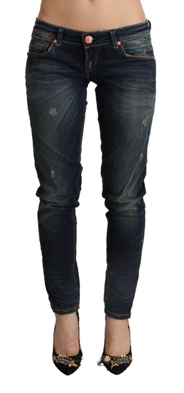 Chic Dark Blue Slim Fit Denim for Style Aficionados Acht