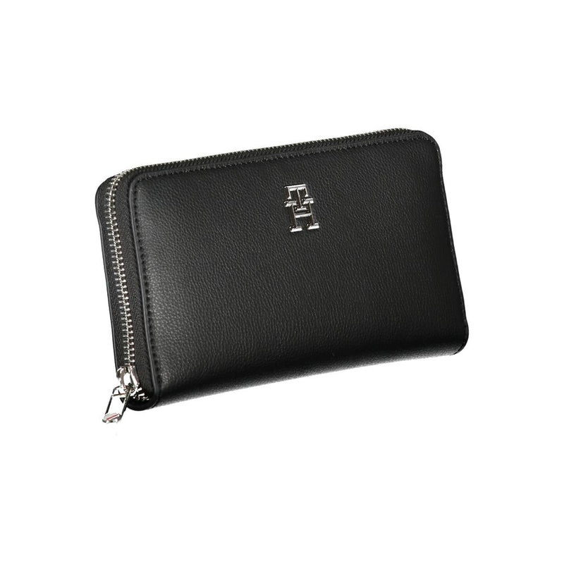 Sleek Zippered Black Wallet with Multiple Compartments Tommy Hilfiger