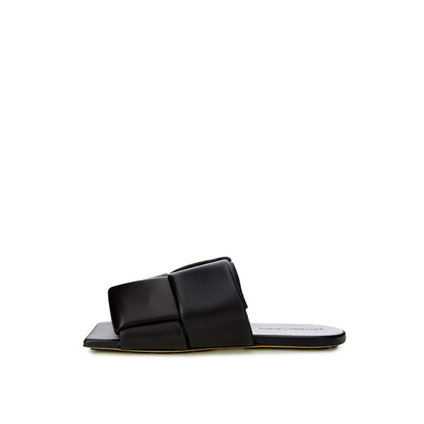 Elegant Black Leather Sandals Bottega Veneta