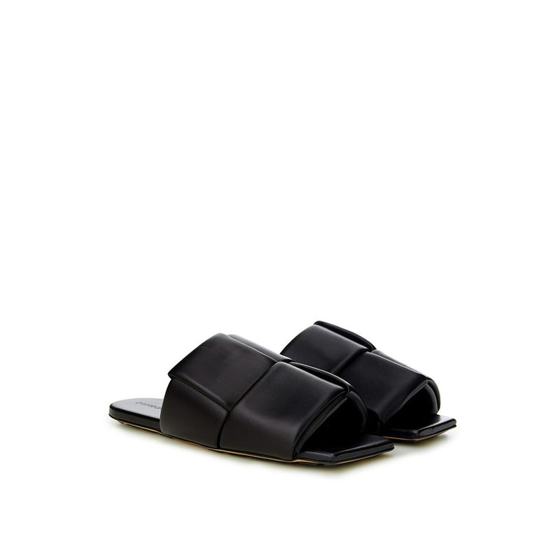 Elegant Black Leather Sandals Bottega Veneta